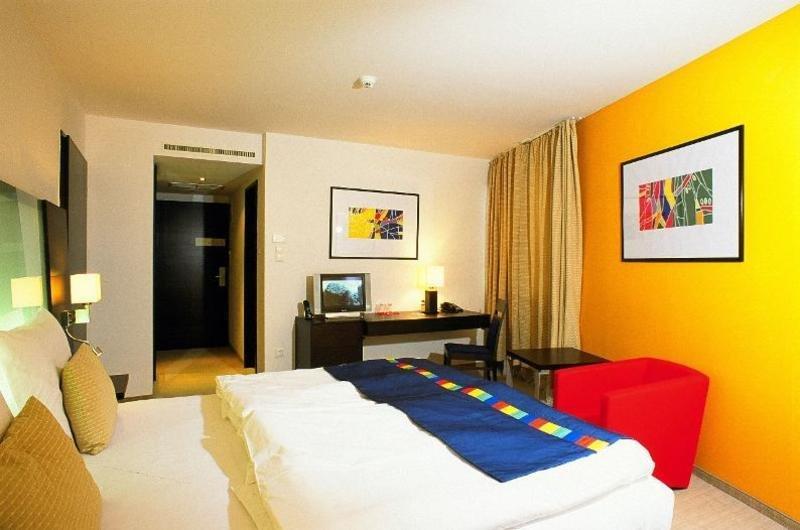 Park By Radisson & 4*